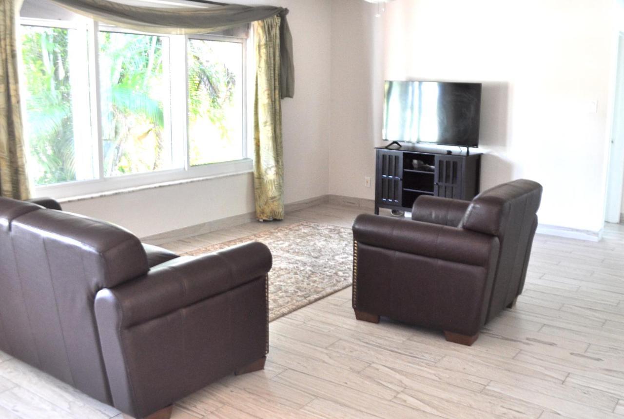 Lovely 3-Bd, Walk To Bars, 9 Min Drive From Beach! Heated Pool. Fort Lauderdale Esterno foto